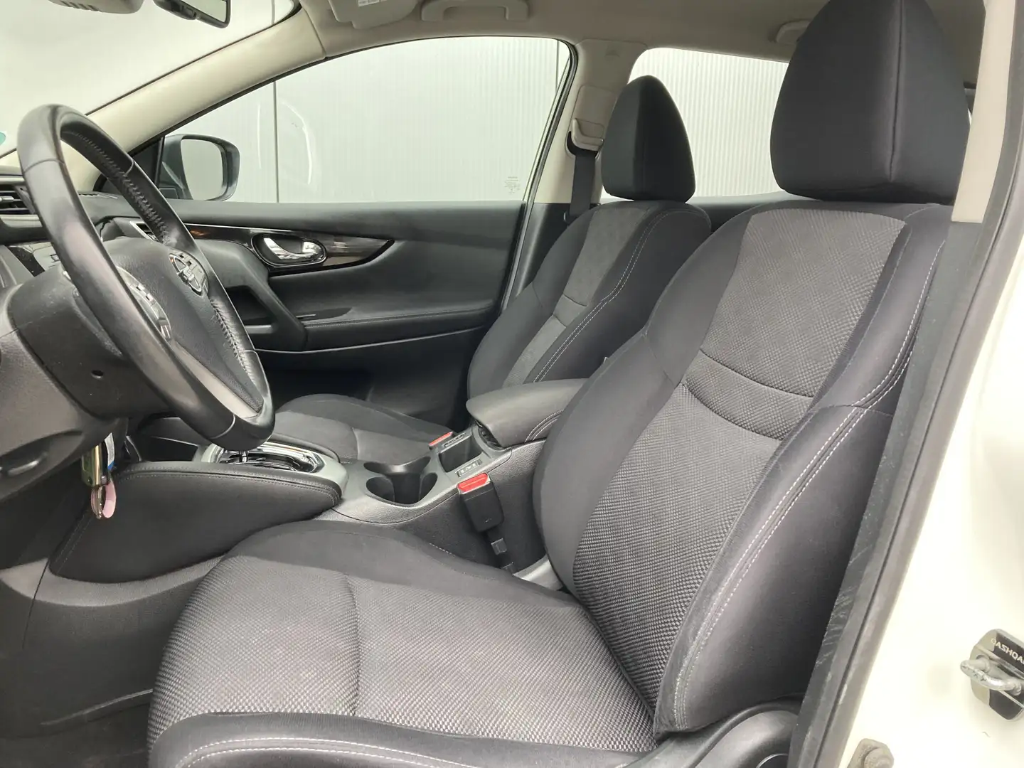 Nissan Qashqai 1.2 N-Connecta Automaat | Trekhaak | Stoelverwarmi Wit - 2