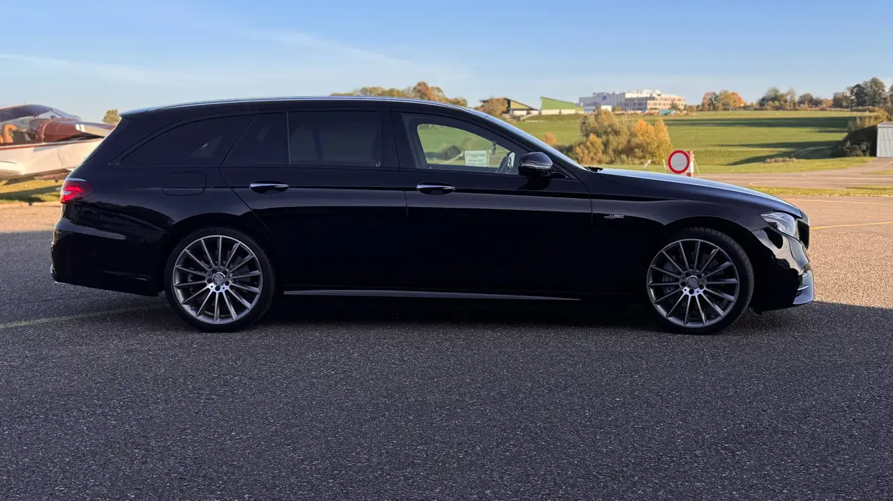 2017 Mercedes-Benz E 43 AMG E-Klasse T-Modell 4Matic T 9G-TRONIC, photograph 5
