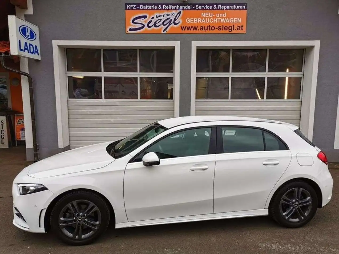 Mercedes-Benz A 200 (177.087) Weiß - 2