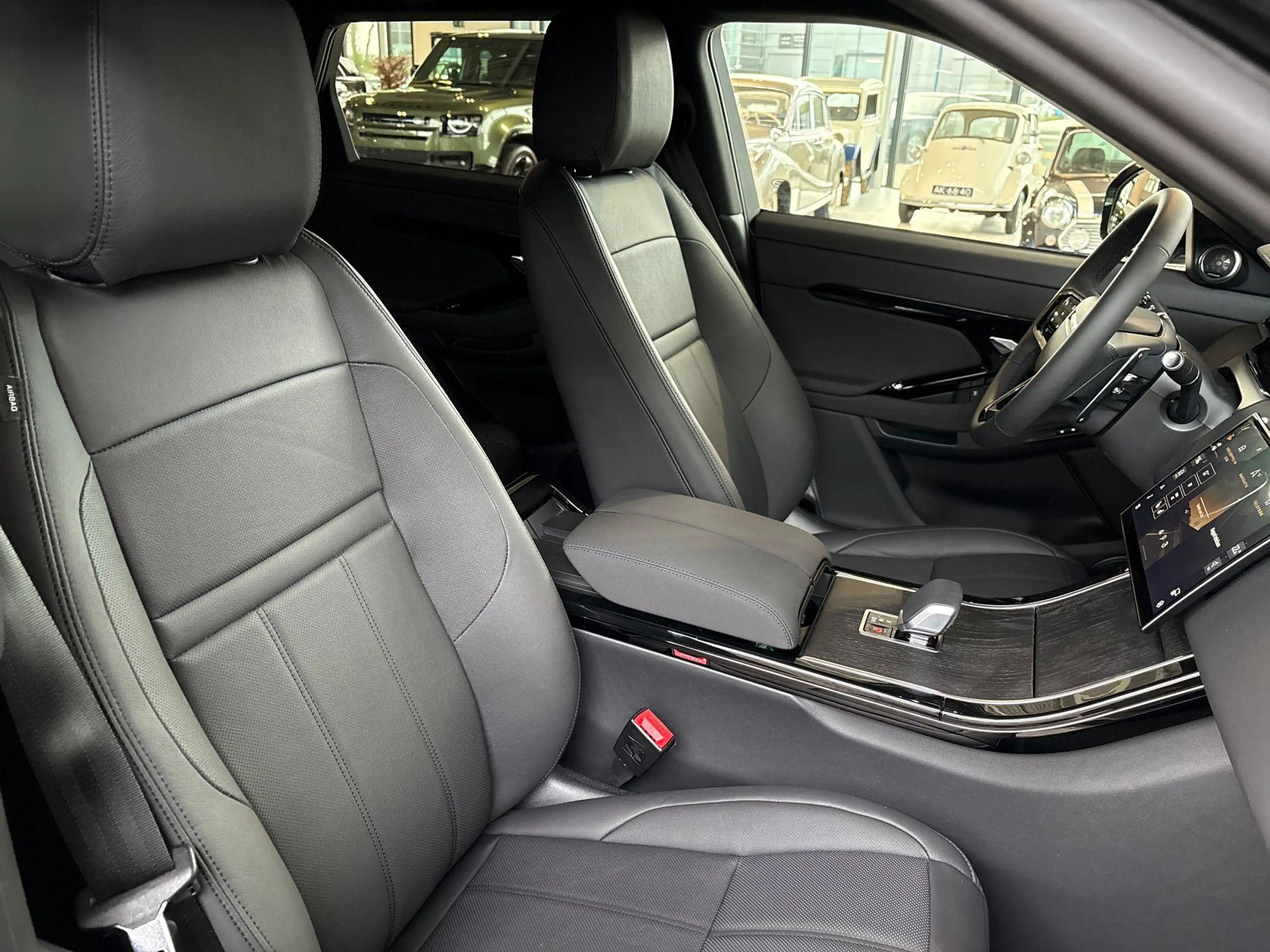 Land Rover Range Rover Evoque P270e AWD DYNAMIC SE -PANO.DAK|20"LM|BLACK PACK|CO — photo 10