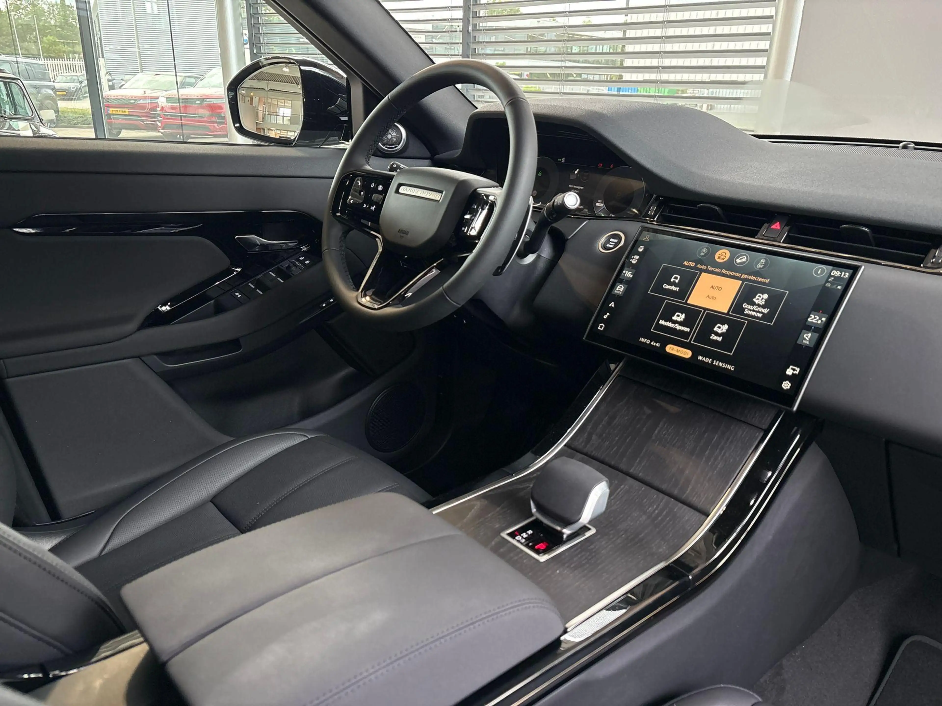 Land Rover Range Rover Evoque P270e AWD DYNAMIC SE -PANO.DAK|20"LM|BLACK PACK|CO — photo 27