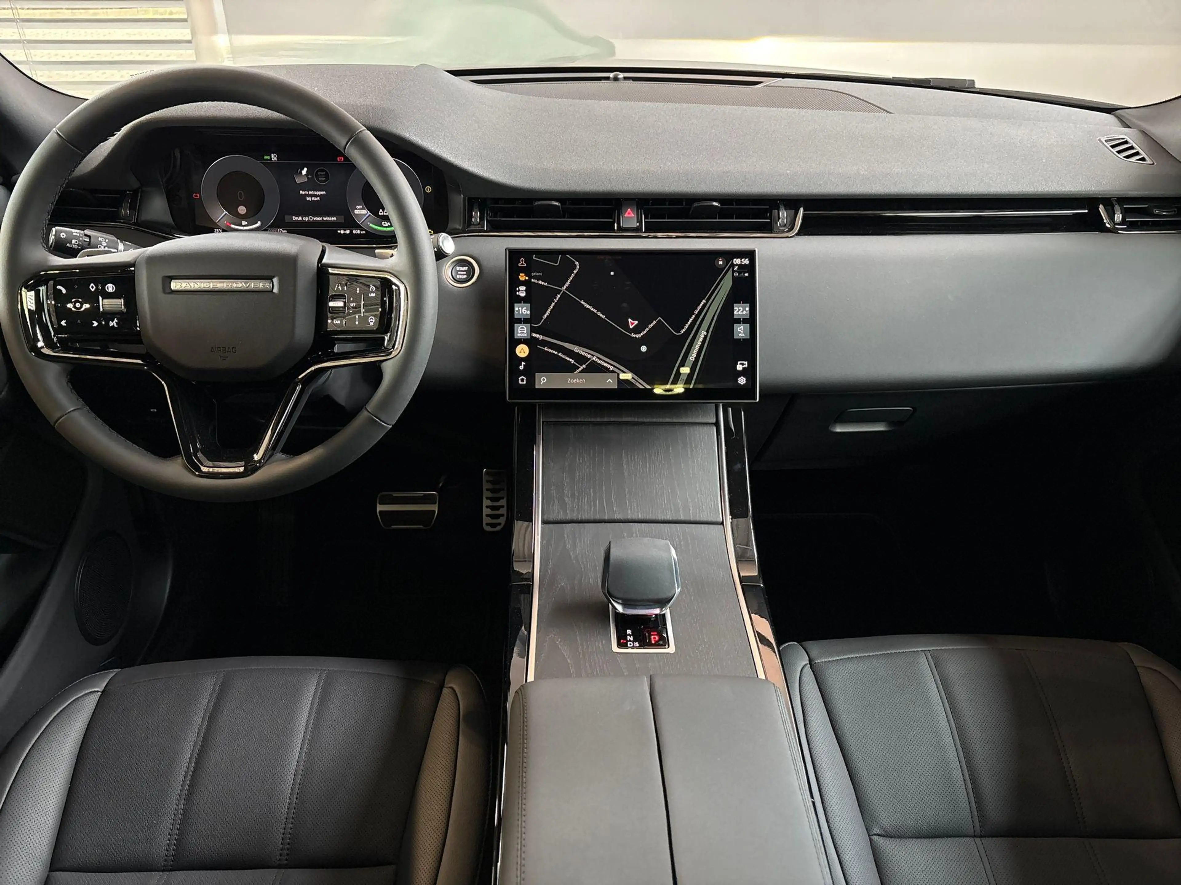 Land Rover Range Rover Evoque P270e AWD DYNAMIC SE -PANO.DAK|20"LM|BLACK PACK|CO — photo 4