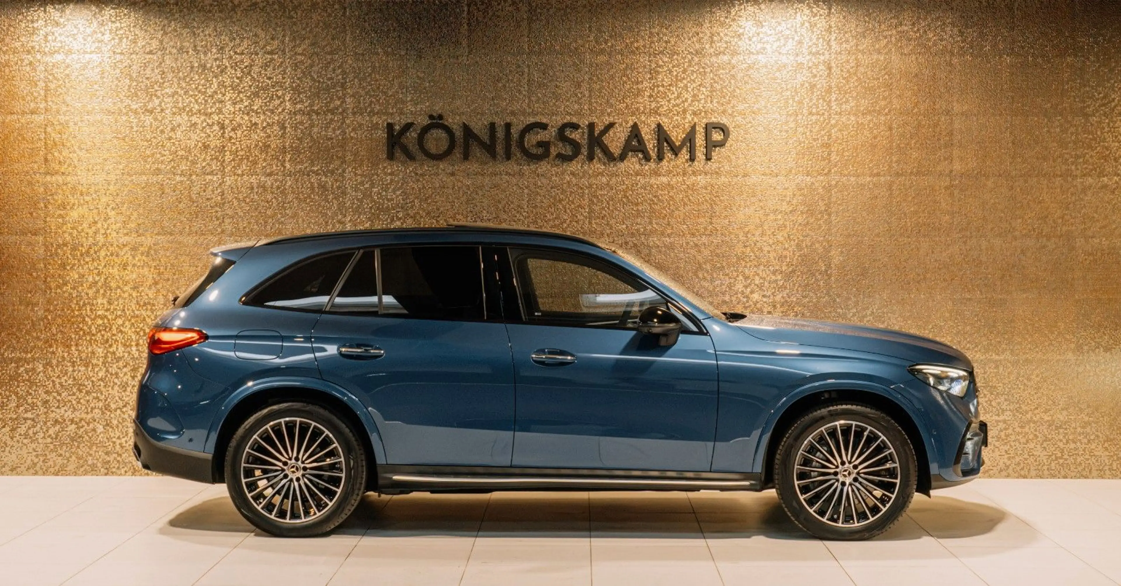 Mercedes-Benz GLC 300 4Matic * 360° * STANDHEIZUNG * — photo 2