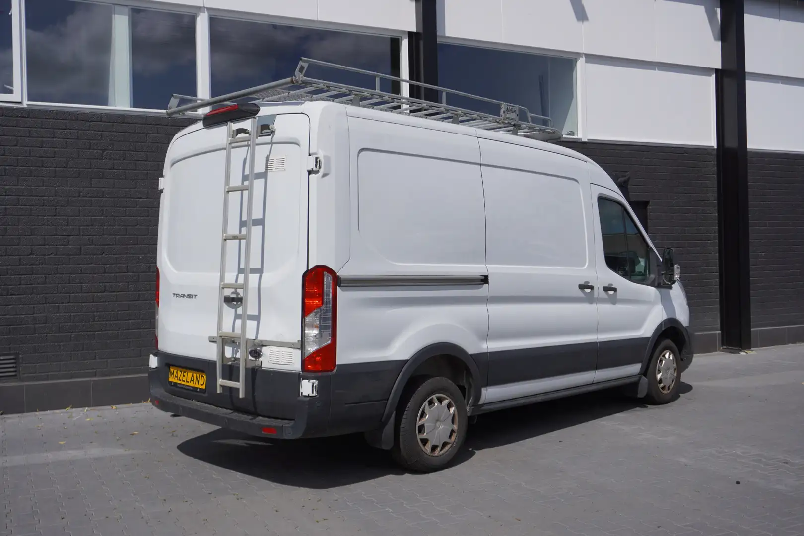 Ford Transit 2.0 TDCI 130PK L2H2 - EURO 6 - Airco - Navi - Crui Wit - 2