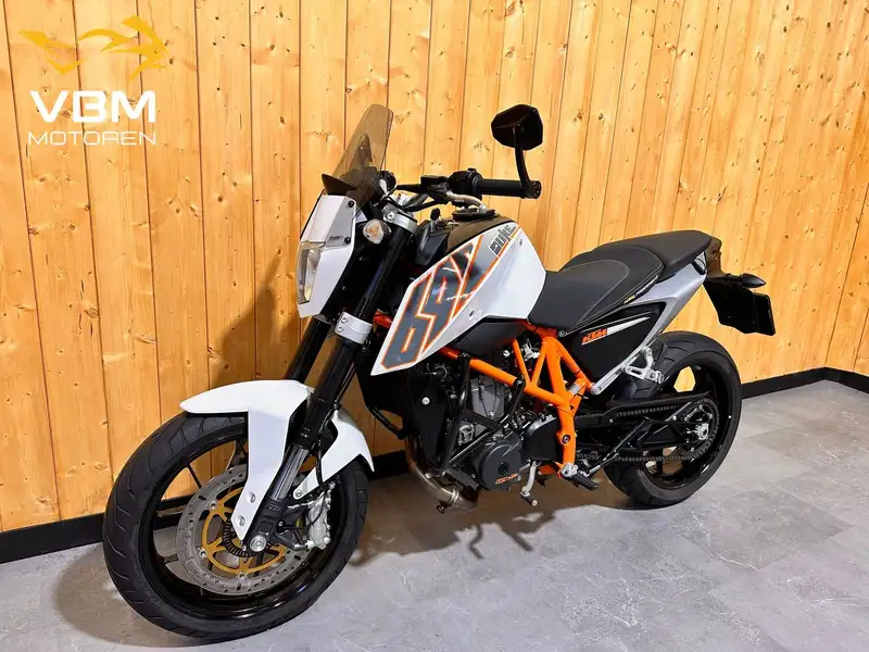 KTM 690 Duke - foto 5