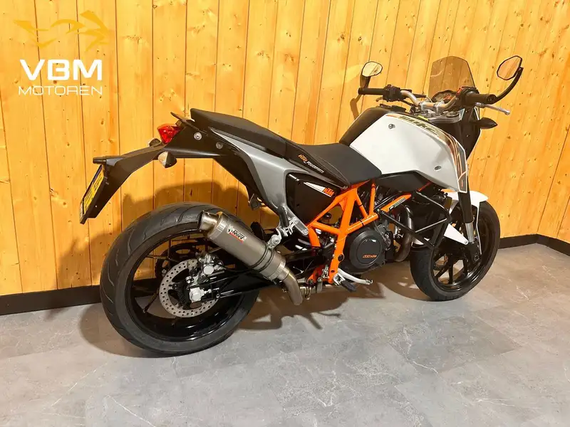 KTM 690 Duke - foto 3