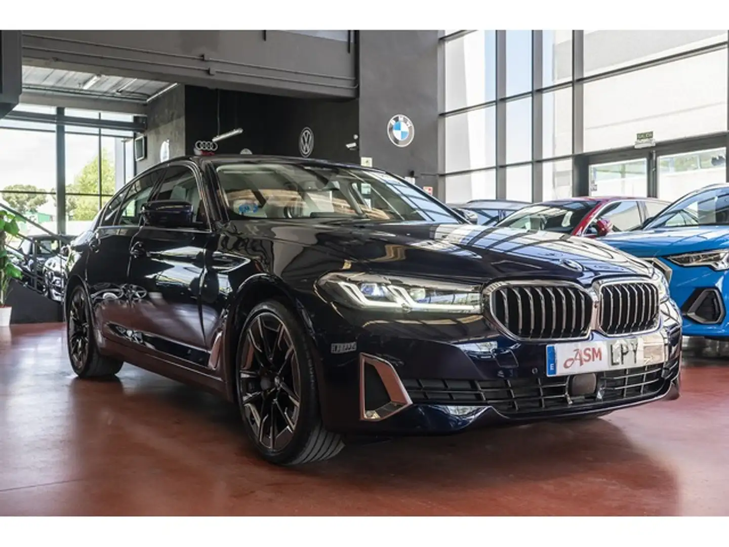 BMW 545 545e xDrive Синій - 2