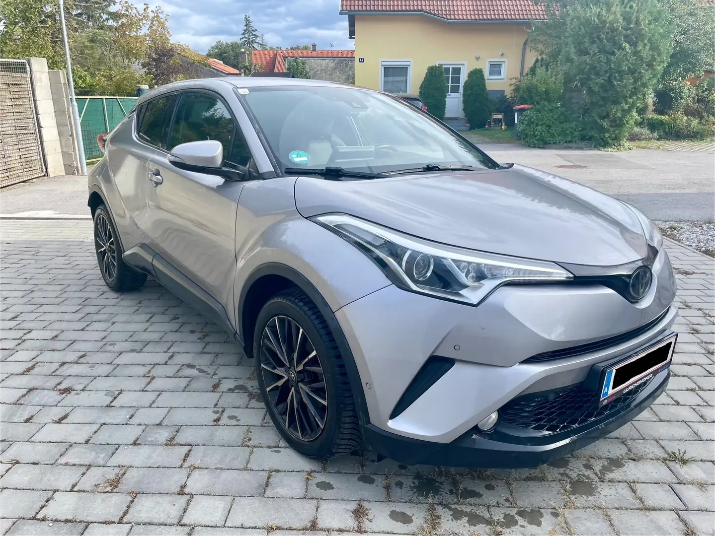 Toyota C-HR C-HR 1,2T C-HIC 4WD CVT C-HIC Silber - 2