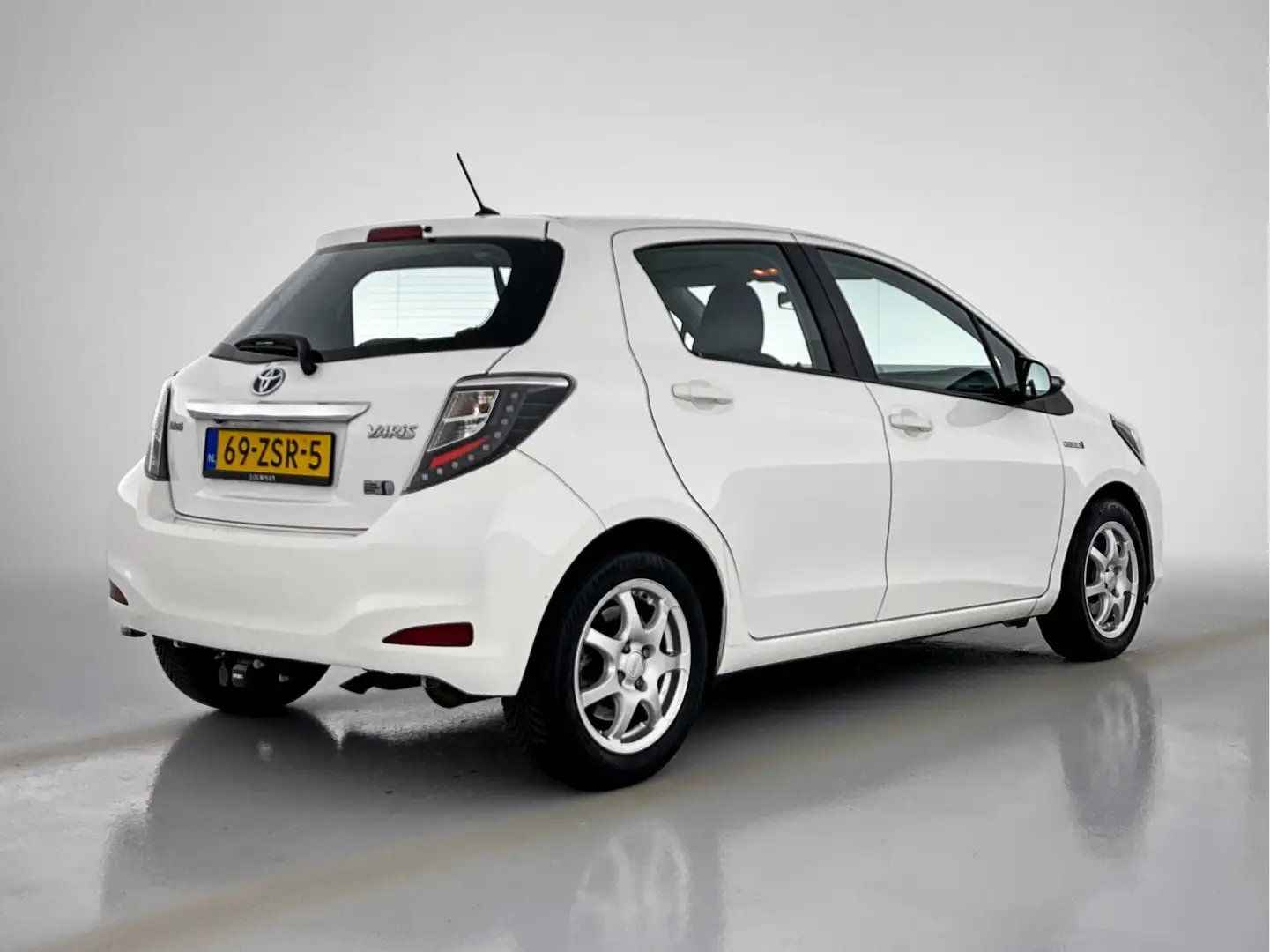 Toyota Yaris 1.5 Full Hybrid Aspiration Bianco - 2