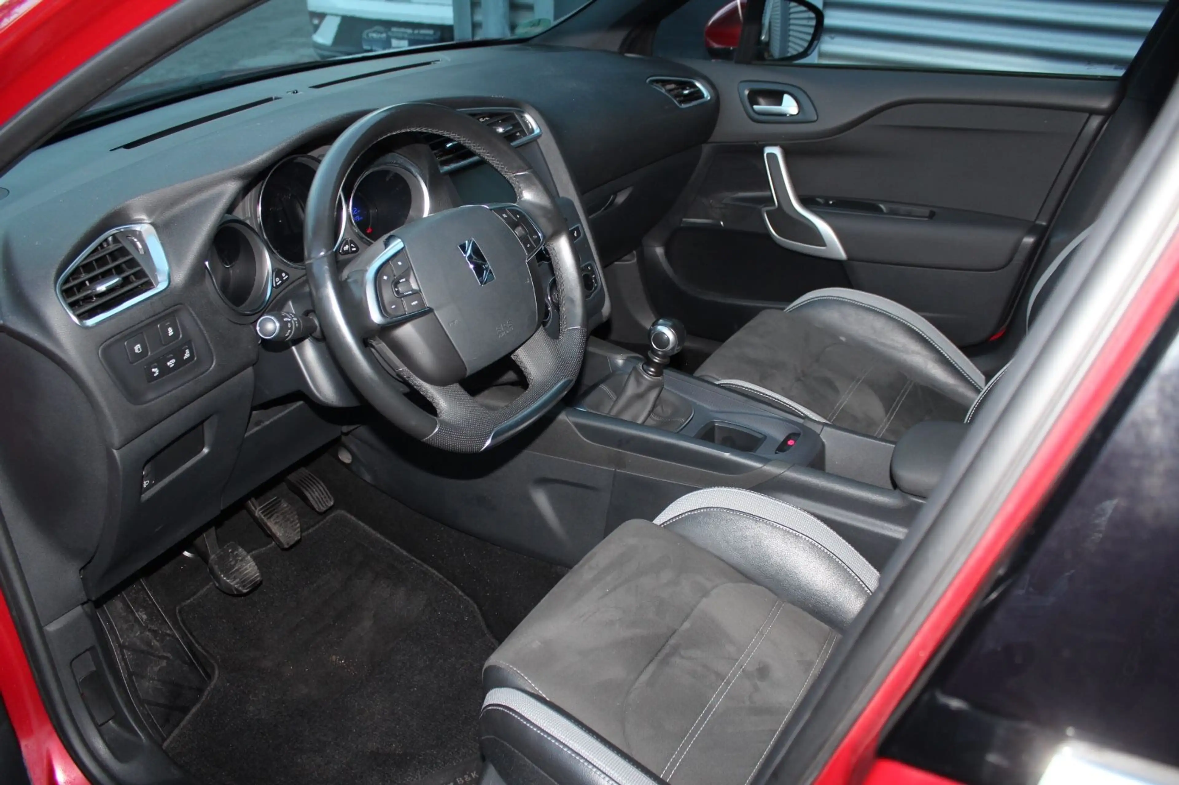DS Automobiles DS 4 BlueHDI KLIMA NAVI 17.ZOLL ALU PDC 2.Hd — photo 5