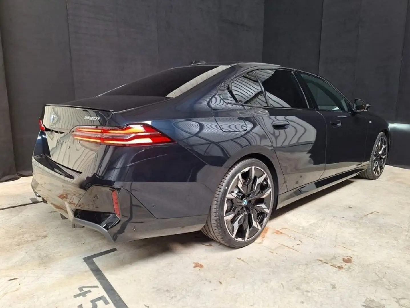 BMW 520 i M Sport Pro Pano Zwart - 2