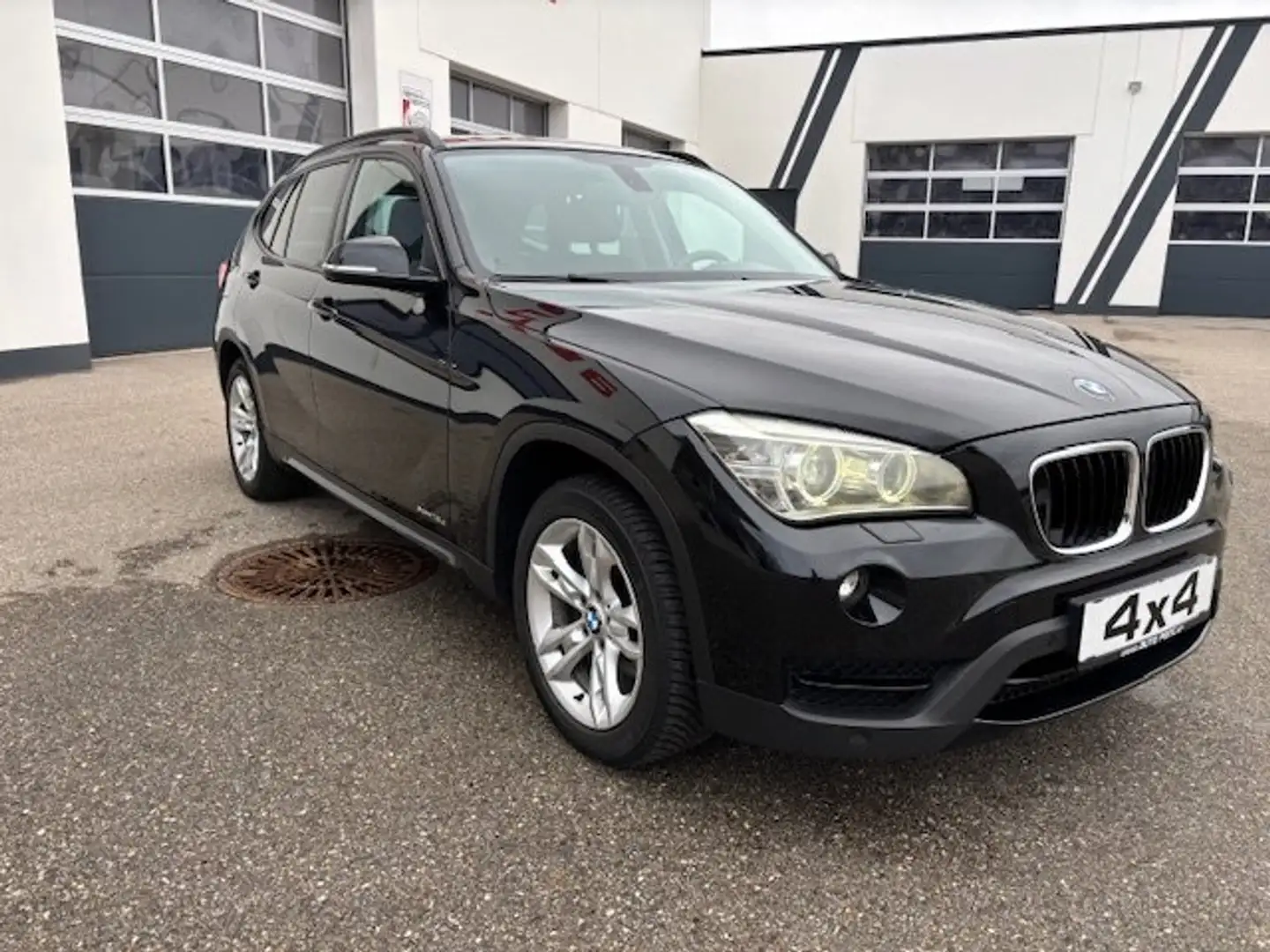 BMW X1 X1 xDrive18d Österreich-Paket Schwarz - 2