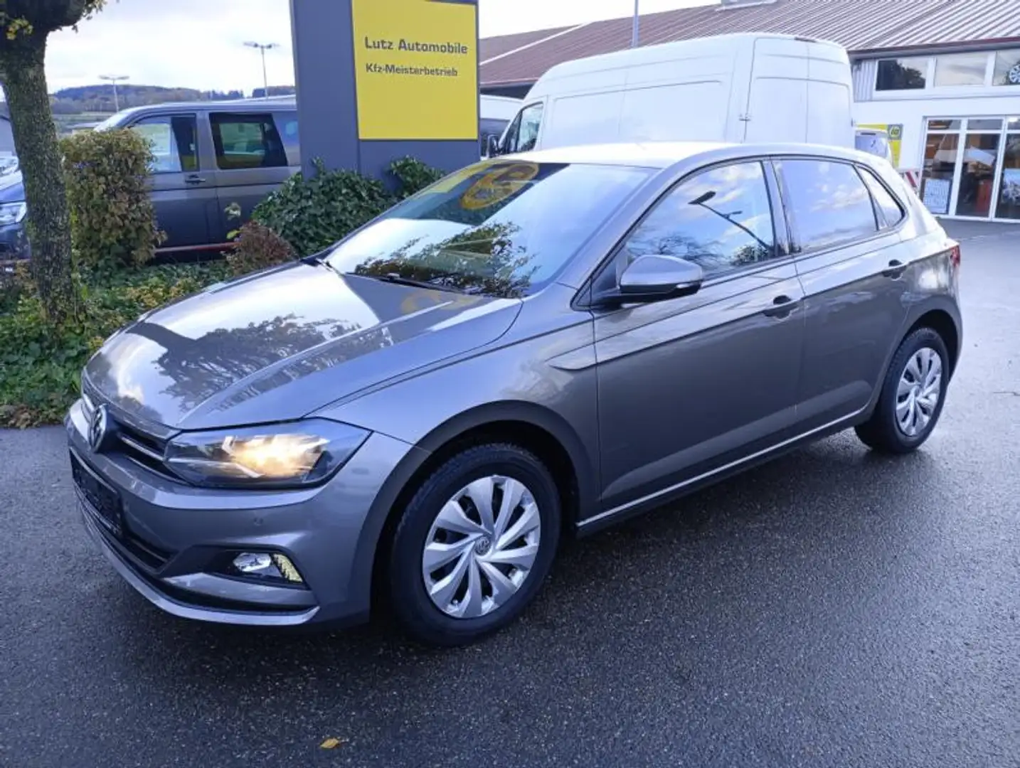 Volkswagen Polo VI Comfortline Grau - 1