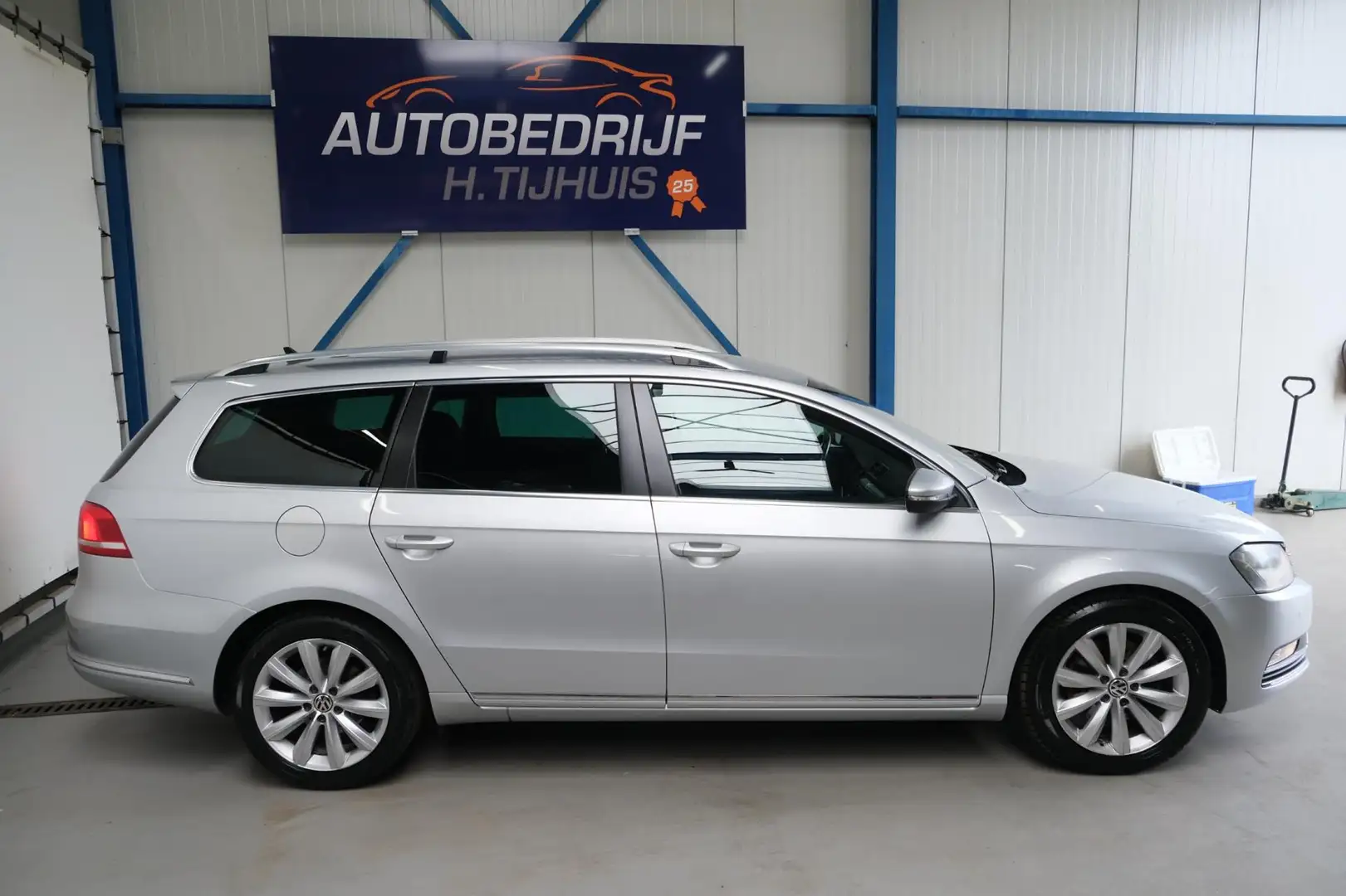 Volkswagen Passat Variant 1.4 TSI Comfort Executive Line BlueMotion Grijs - 2