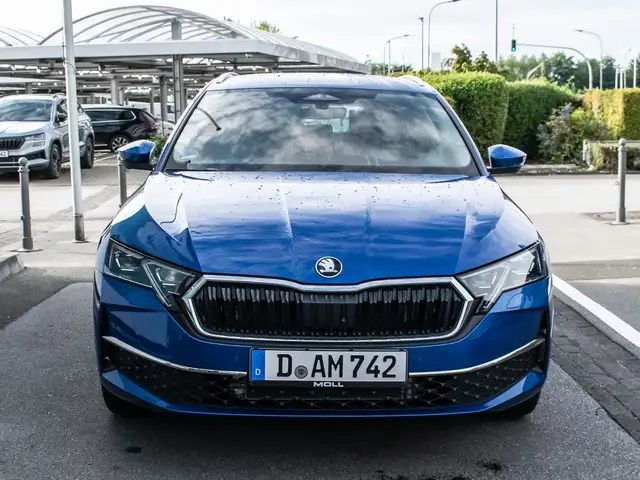 Skoda Octavia view 4