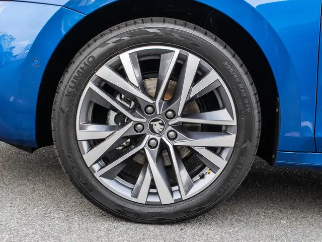 Skoda Octavia view 7