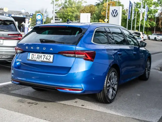 Skoda Octavia view 3