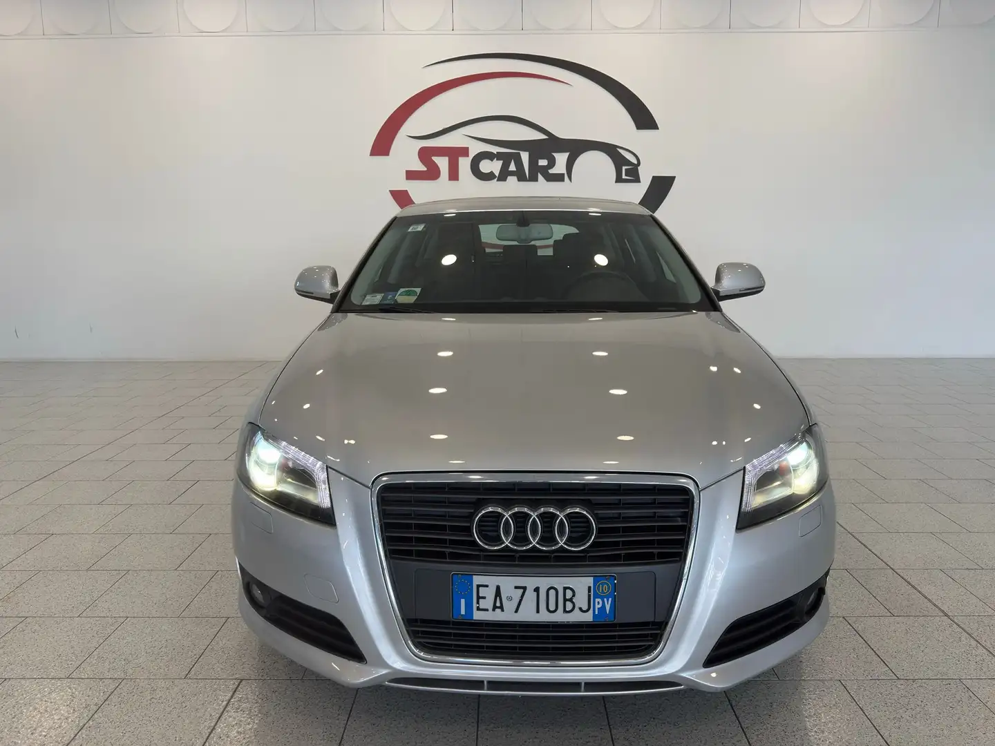 Audi A3 Sportback 2.0 tdi Attraction Argent - 2