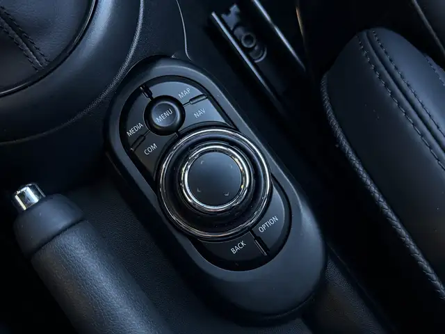 Mini Hatch view 20