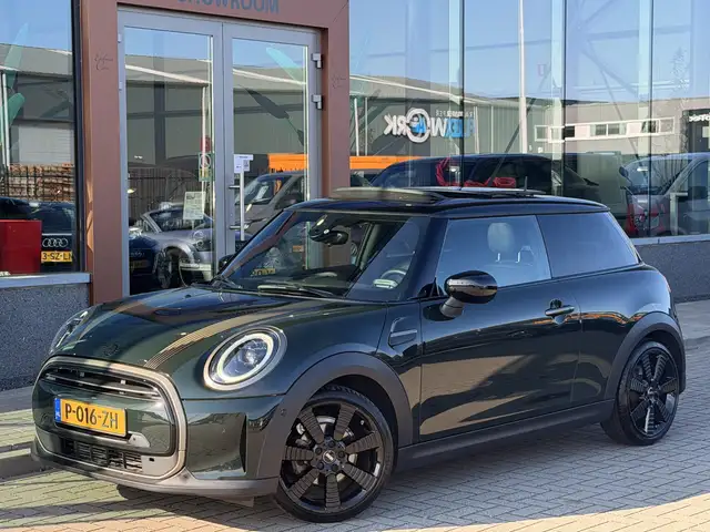 Mini Hatch view 3