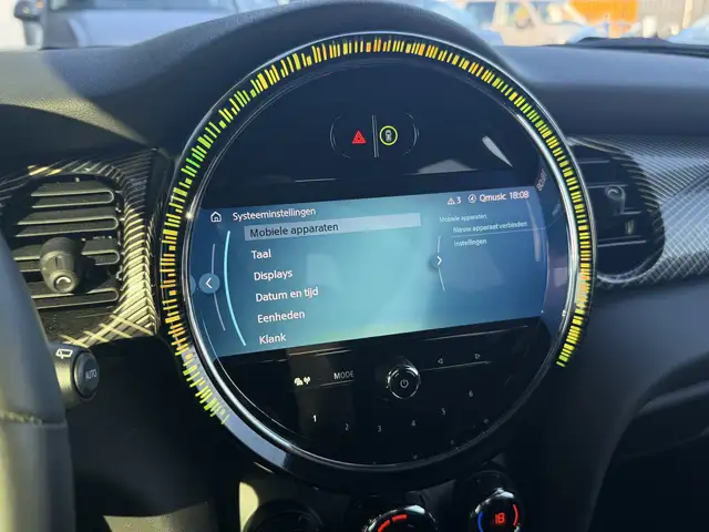 Mini Hatch view 29