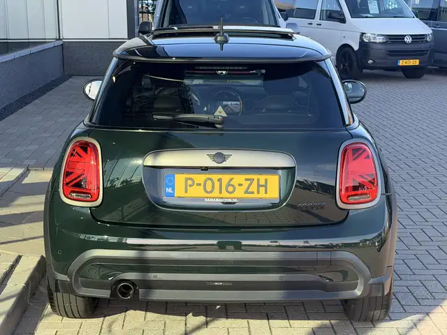 Mini Hatch view 12