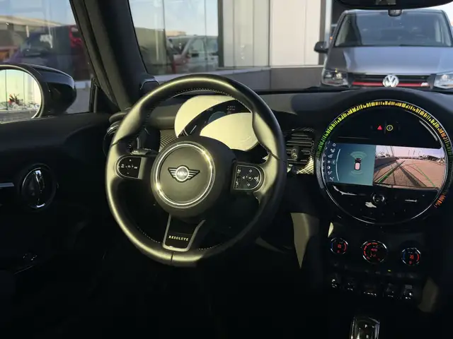 Mini Hatch view 15