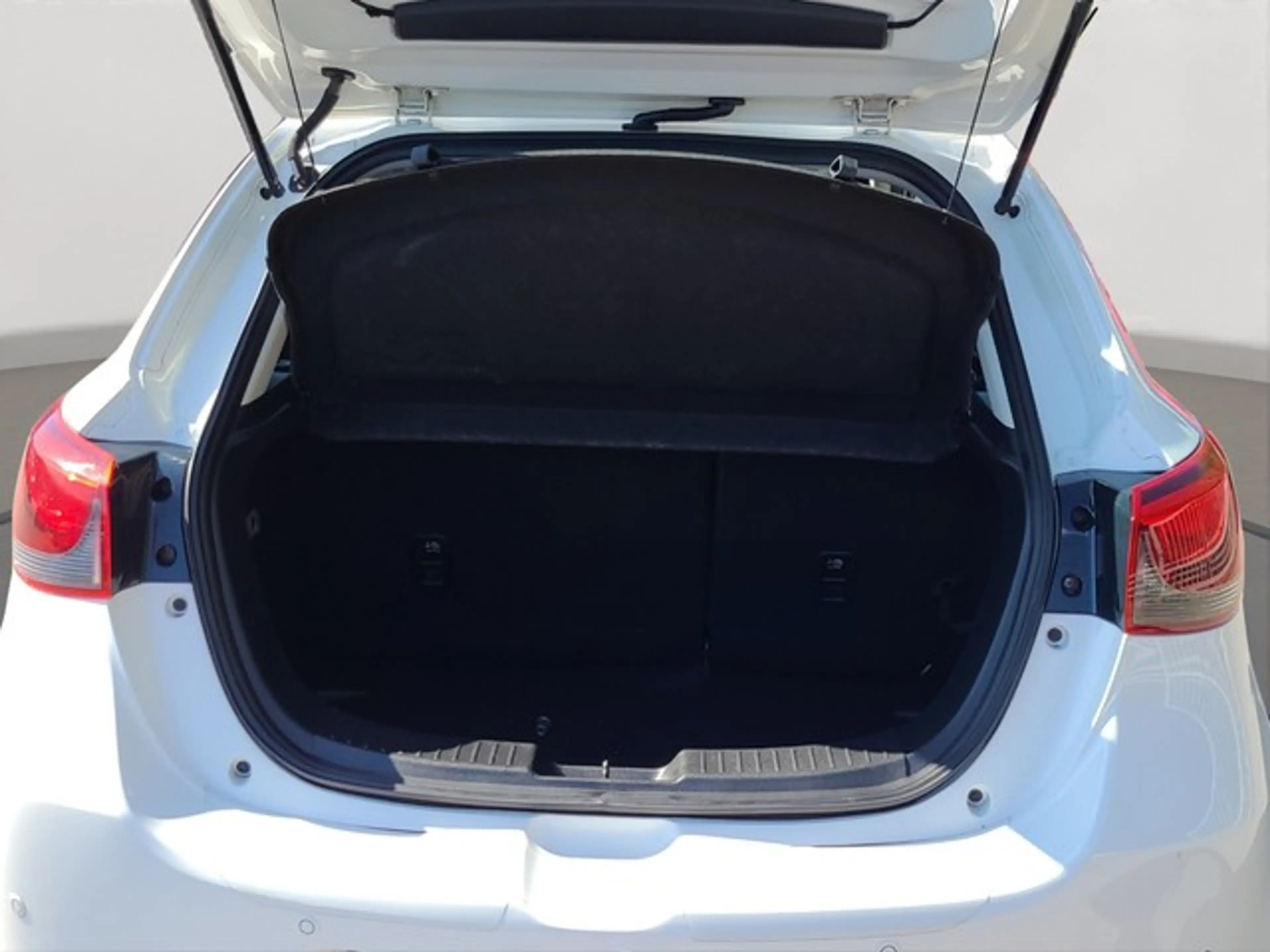 Mazda 2 Center-Line — photo 16