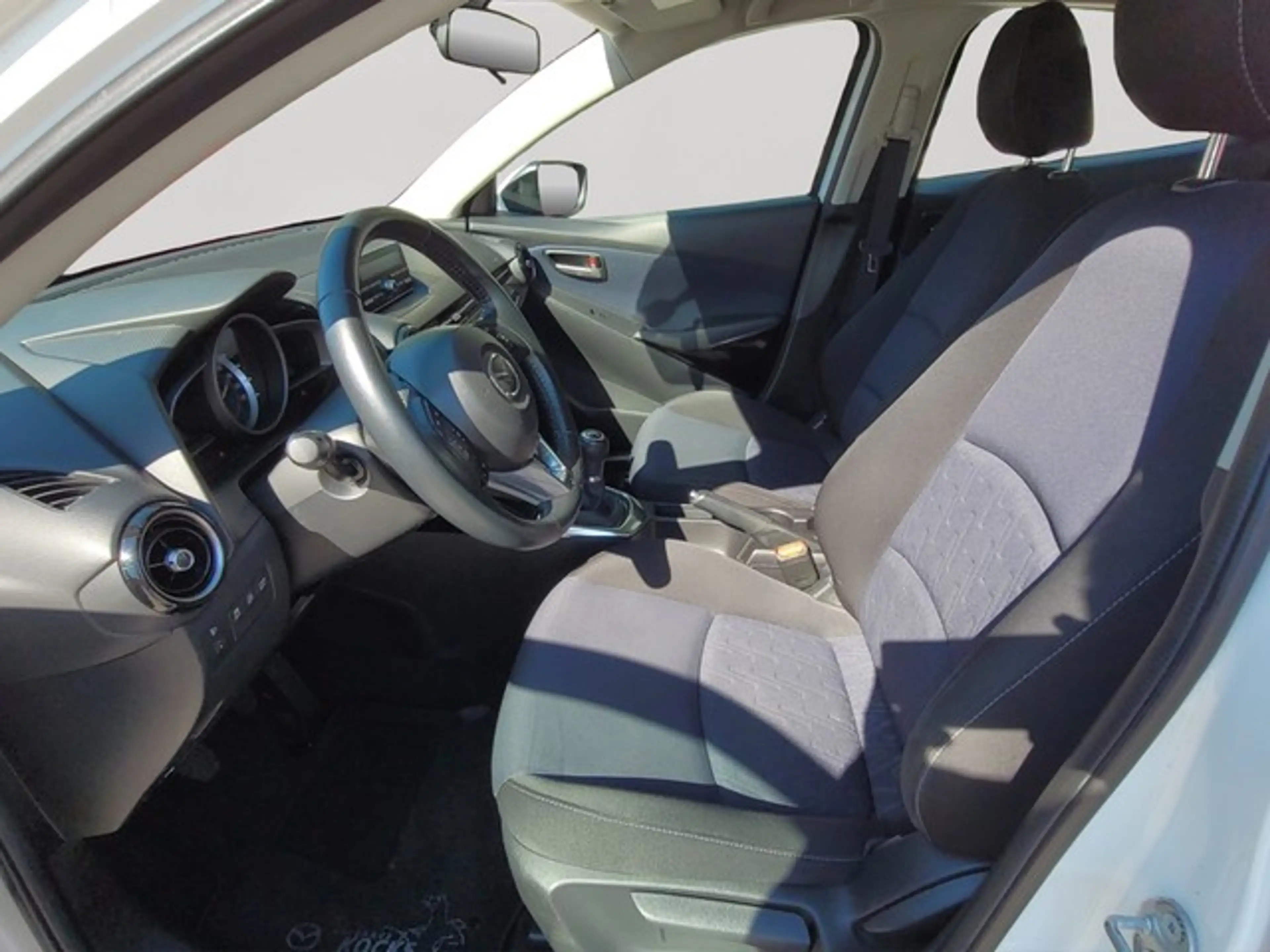 Mazda 2 Center-Line — photo 8