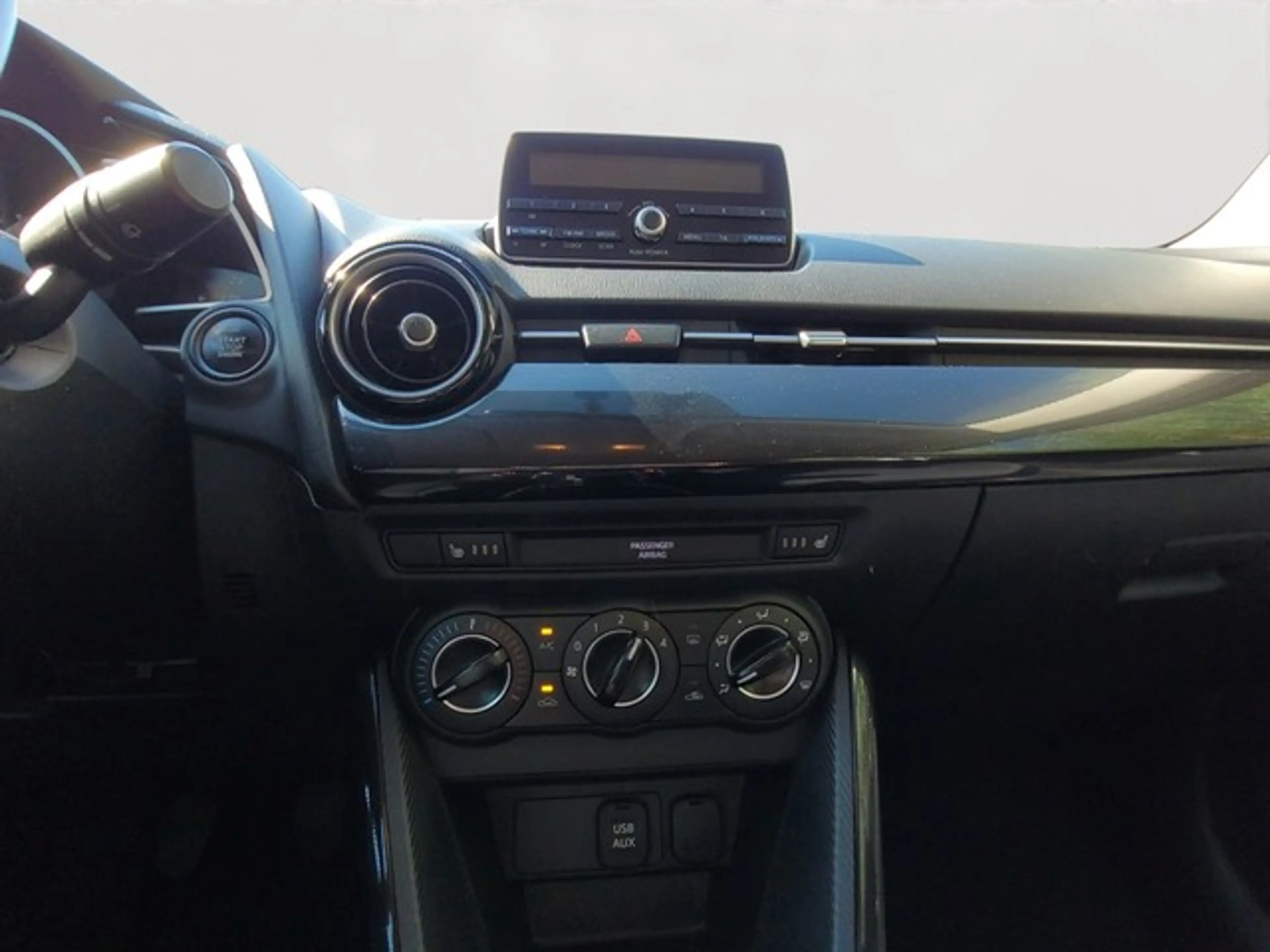 Mazda 2 Center-Line — photo 12