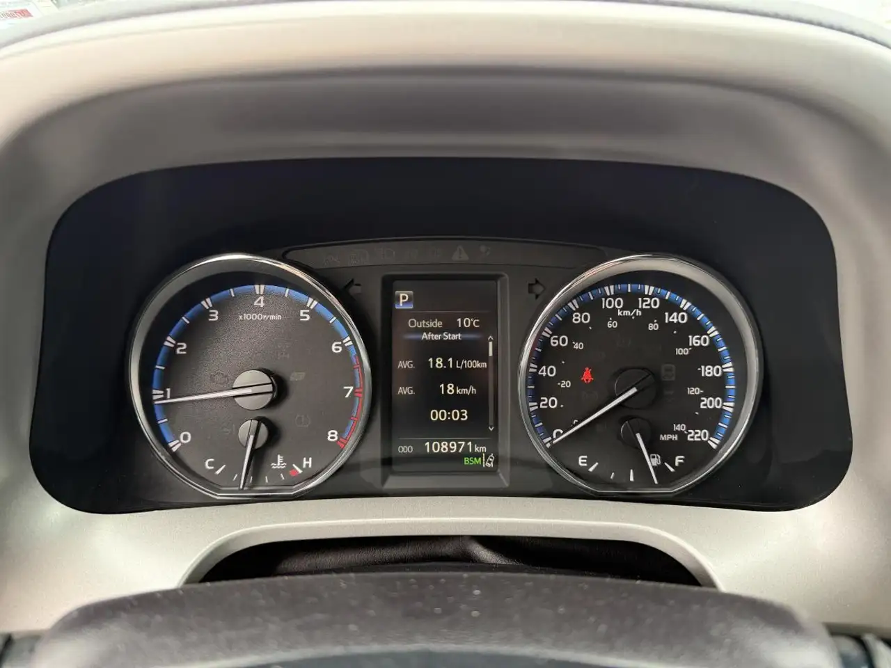 Toyota RAV 4 снимка Toyota RAV 4