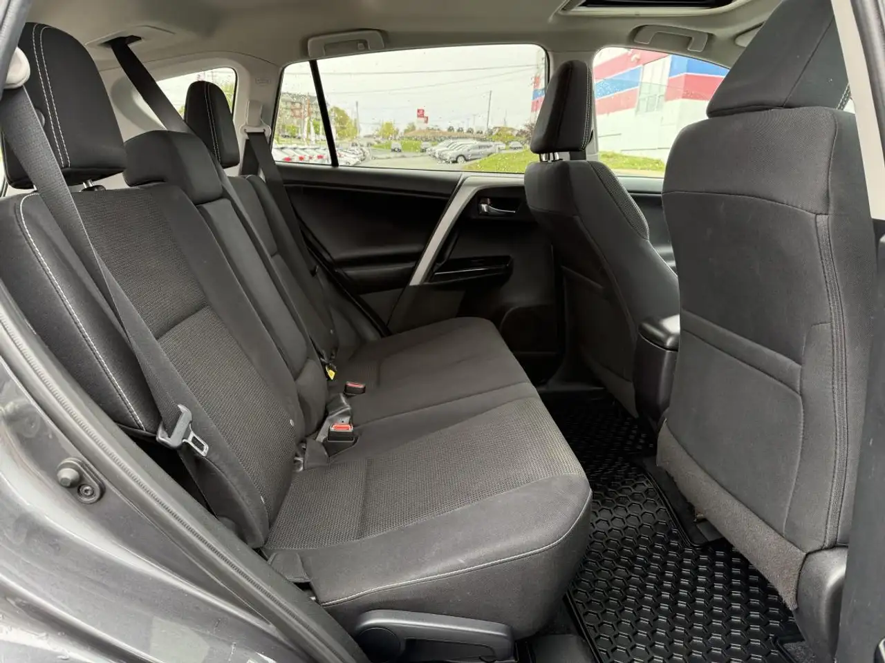 Toyota RAV 4 снимка Toyota RAV 4