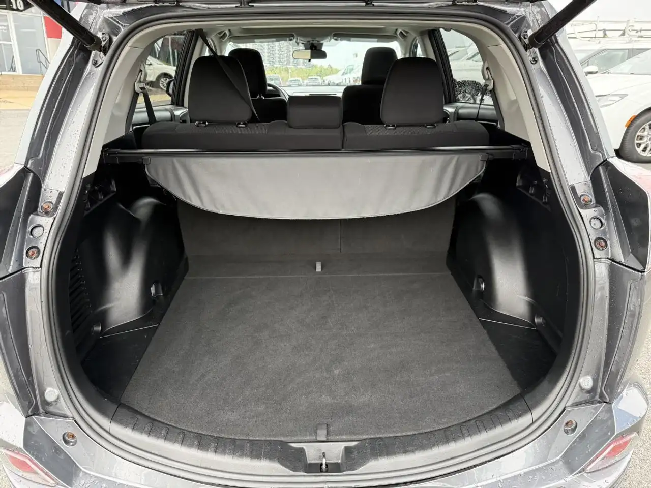 Toyota RAV 4 снимка Toyota RAV 4