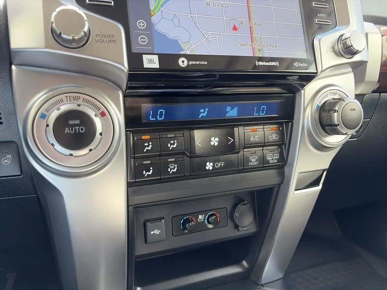 Toyota 4-Runner снимка Toyota 4-Runner