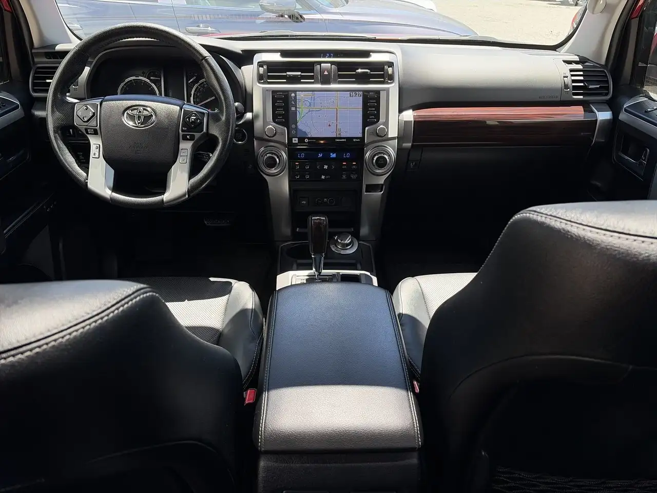 Toyota 4-Runner снимка Toyota 4-Runner