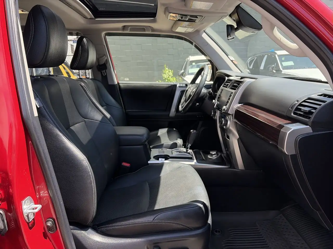 Toyota 4-Runner снимка Toyota 4-Runner