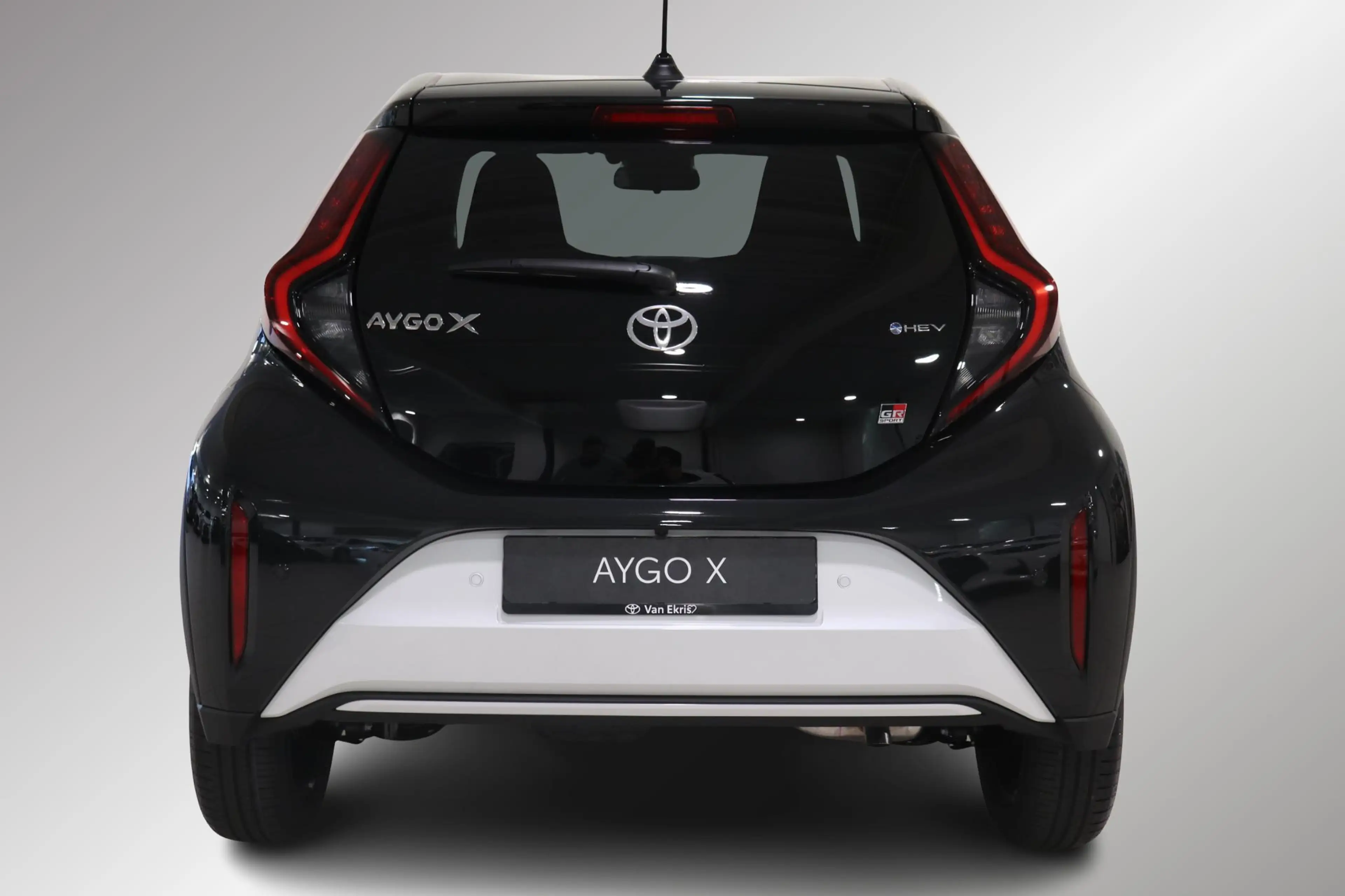 Toyota Aygo X Hybrid 115 GR Sport, Parkeersensoren, JBL, Apple C — photo 4