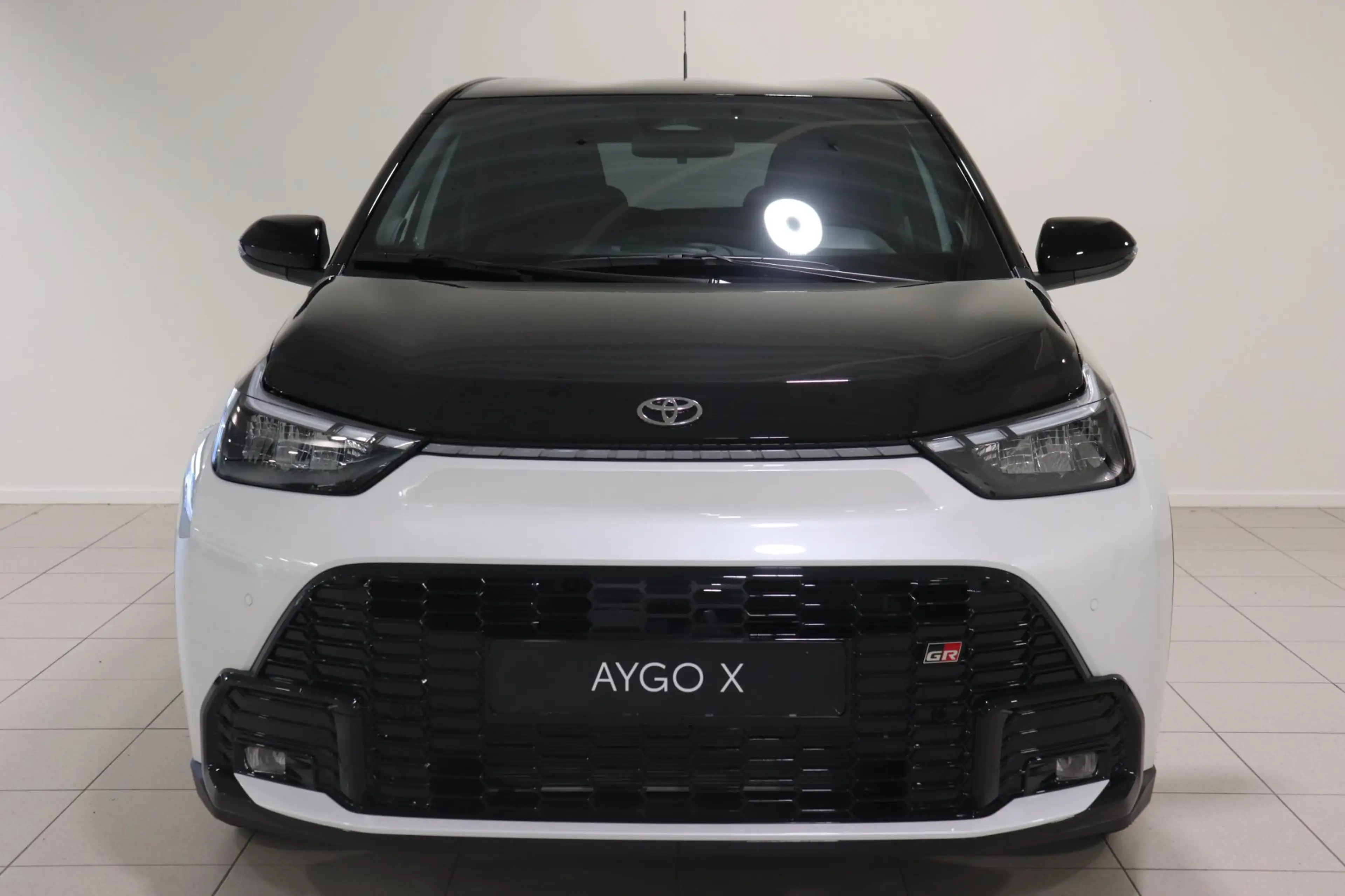 Toyota Aygo X Hybrid 115 GR Sport, Parkeersensoren, JBL, Apple C — photo 10