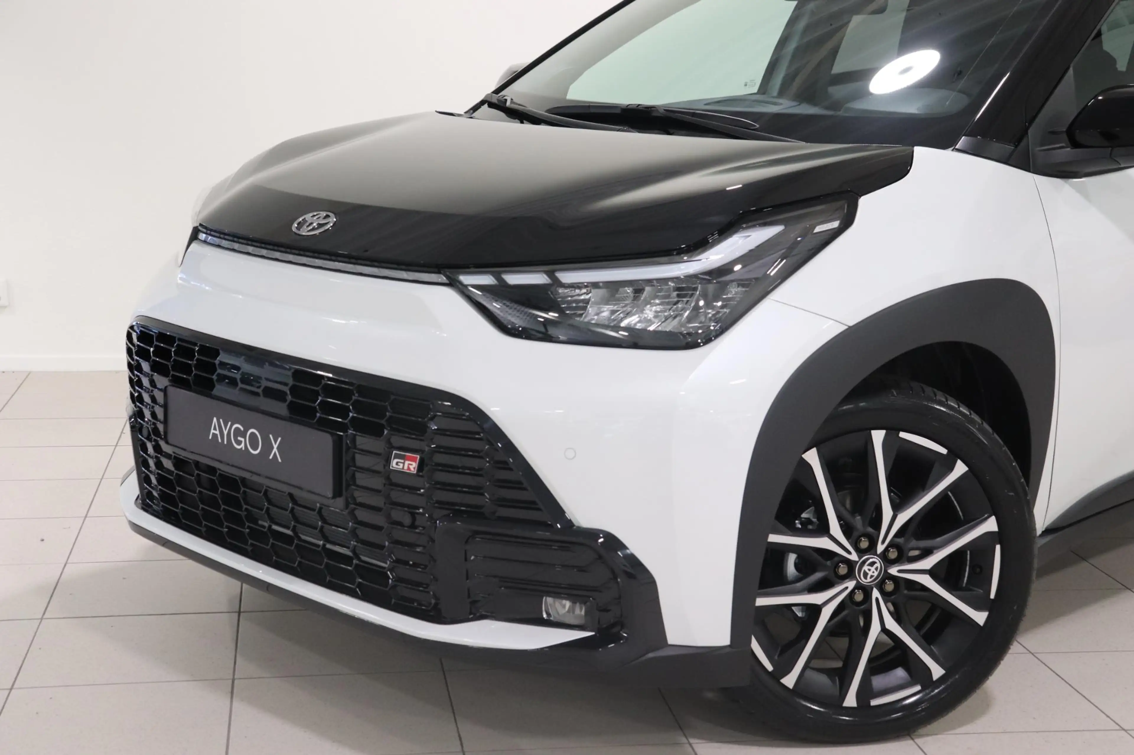 Toyota Aygo X Hybrid 115 GR Sport, Parkeersensoren, JBL, Apple C — photo 6