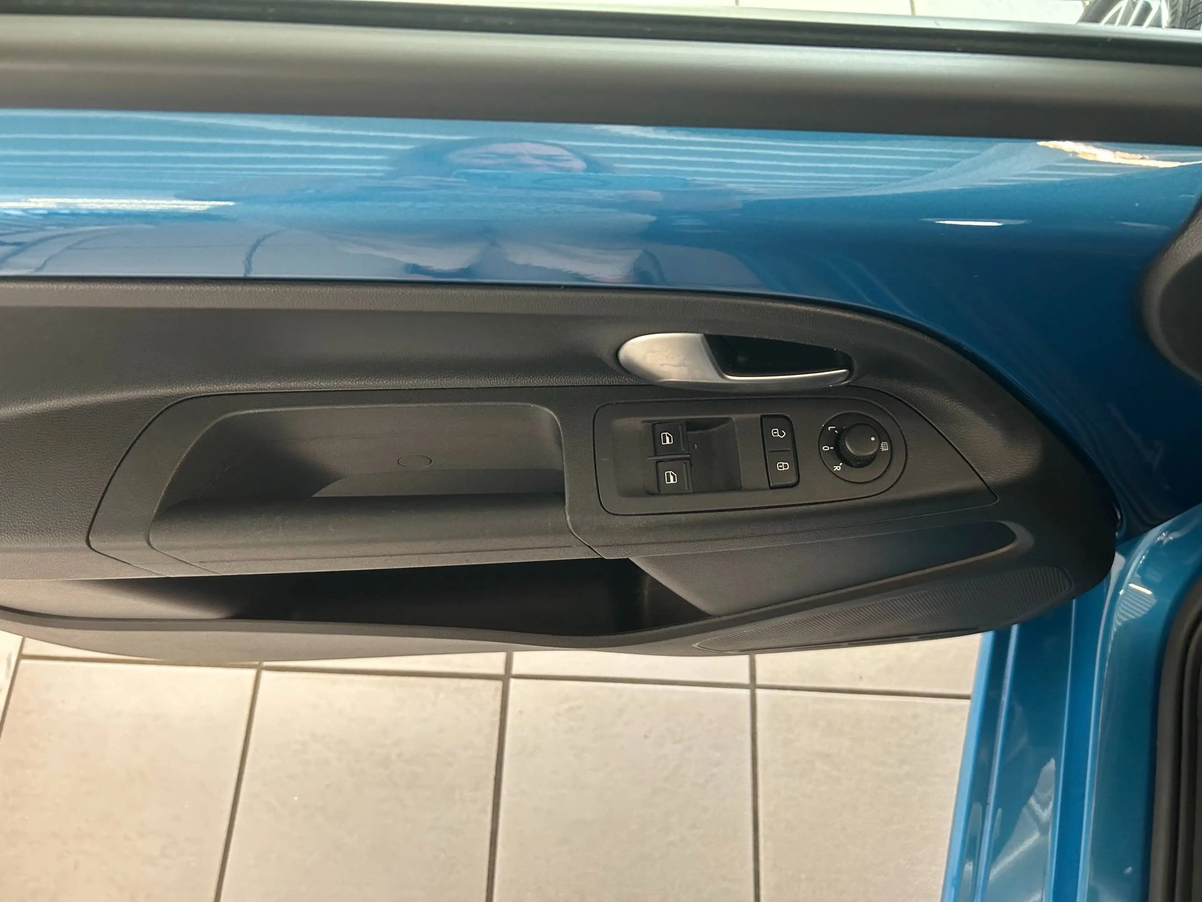 SEAT Mii Chic — photo 8