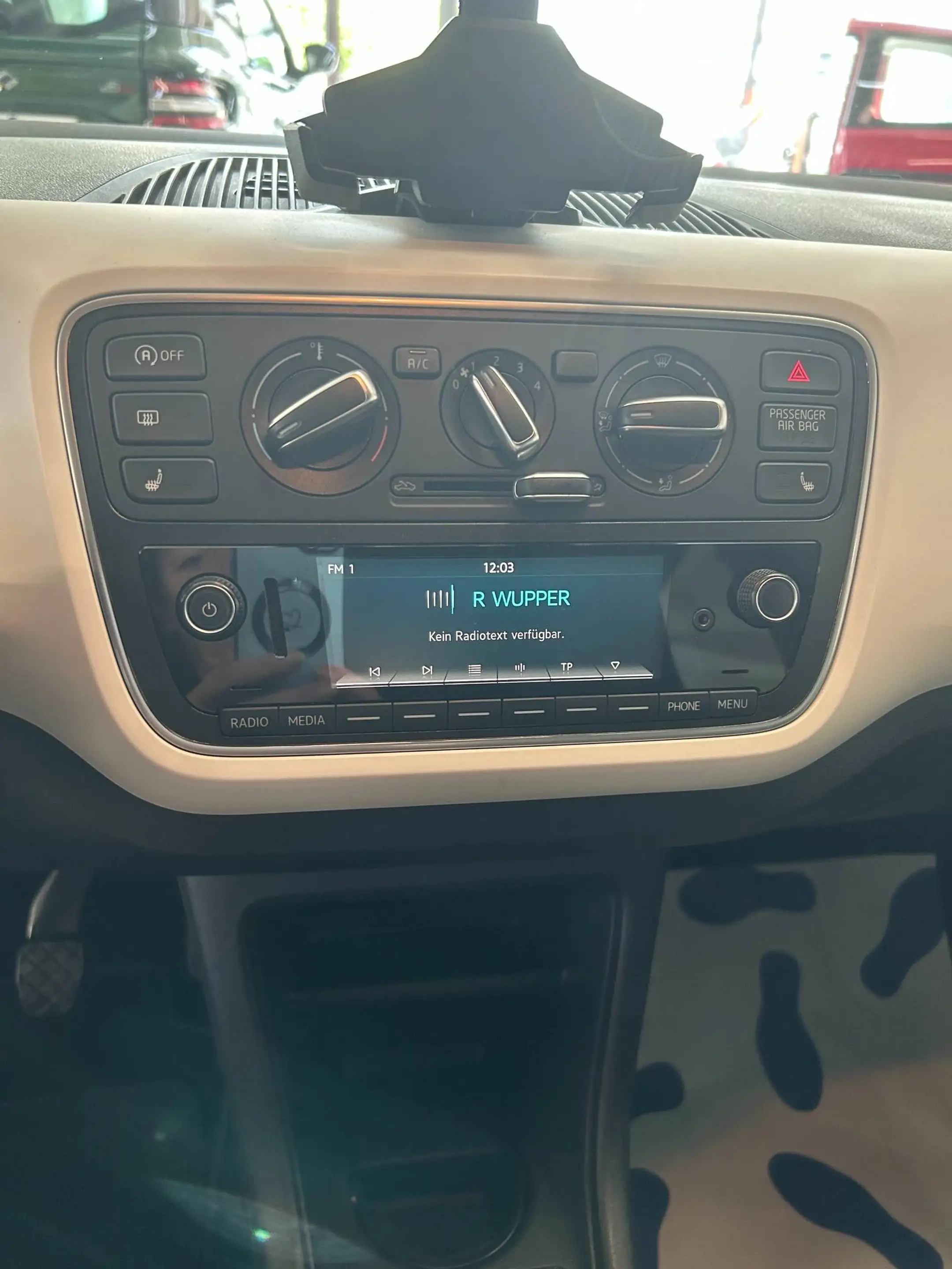 SEAT Mii Chic — photo 11