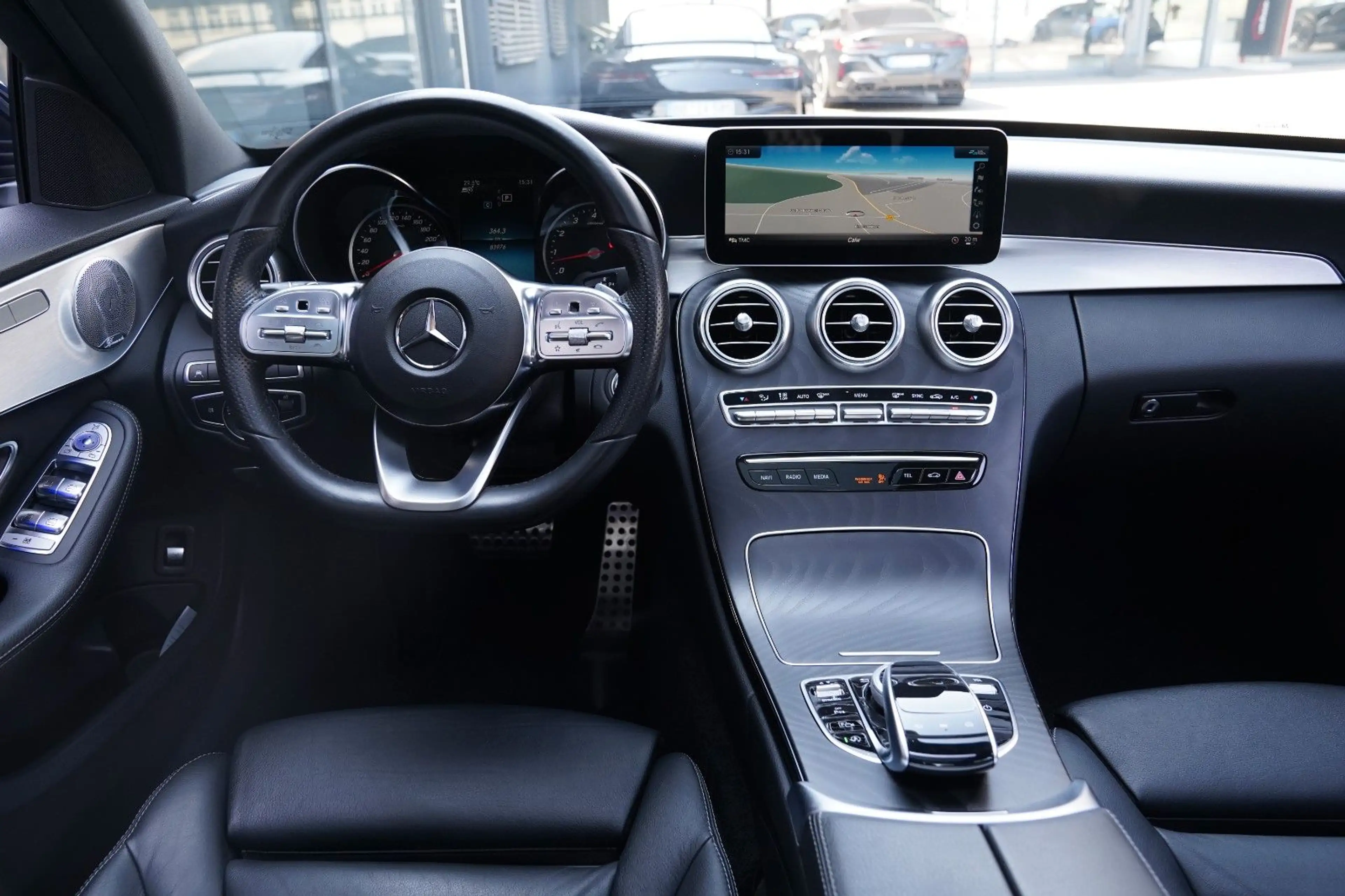 Mercedes-Benz C 400 4Mat AMG Comand-MBeam-Pano-RFK-Burm-Distr — photo 11
