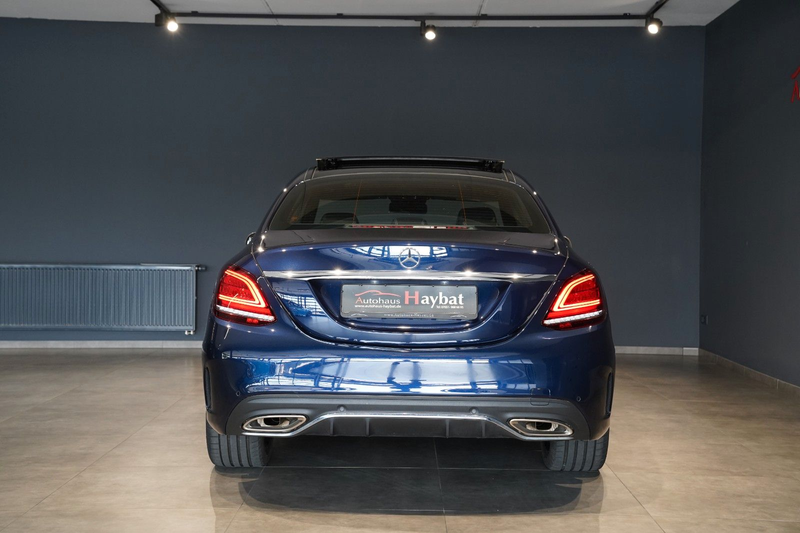 Mercedes-Benz C 400 4Mat AMG Comand-MBeam-Pano-RFK-Burm-Distr — photo 6
