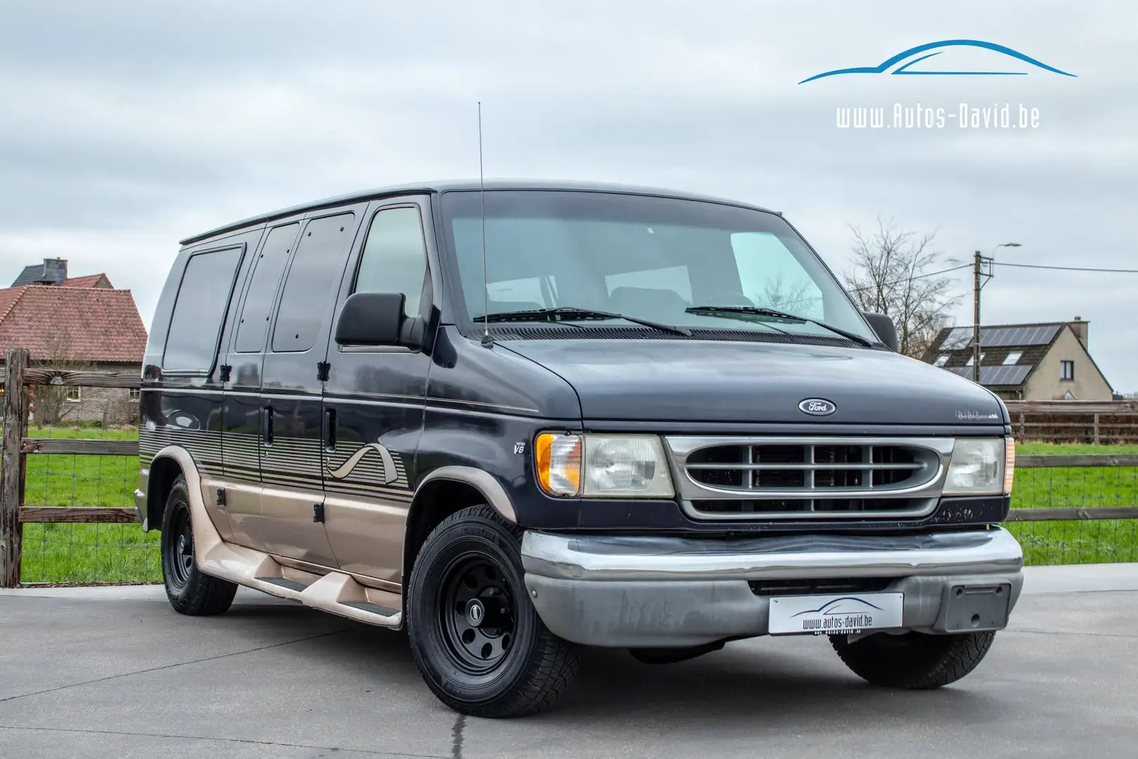 Ford Econoline E150 Kampeerwagen 4.6 V8 / LPG / TREKHAAK Kék - 1