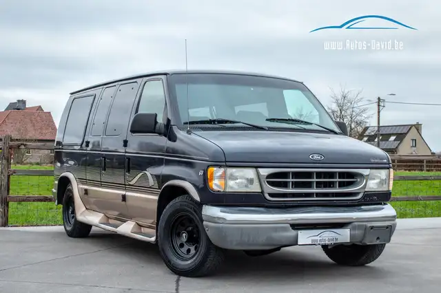 Ford Econoline E150 Kampeerwagen 4.6 V8 / LPG / TREKHAAK