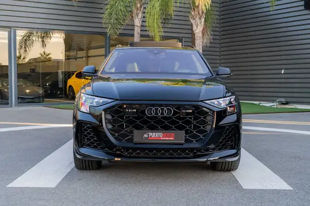Audi RS Q8 view 2
