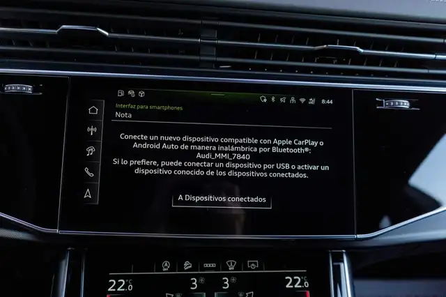 Audi RS Q8 view 13