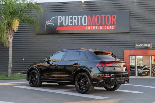 Audi RS Q8 view 4
