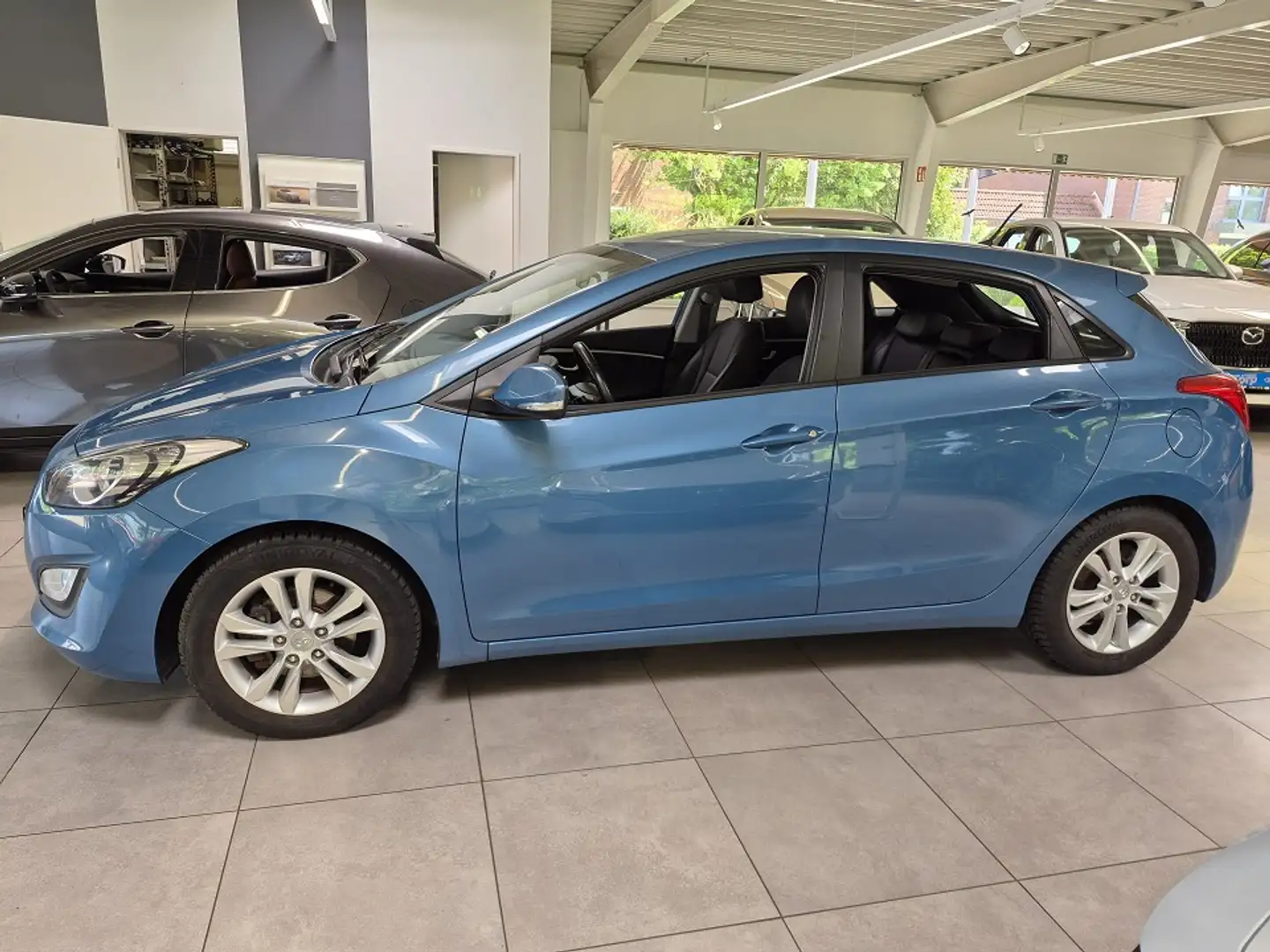 Hyundai i30 1.4  Intro Edition Blau - 2