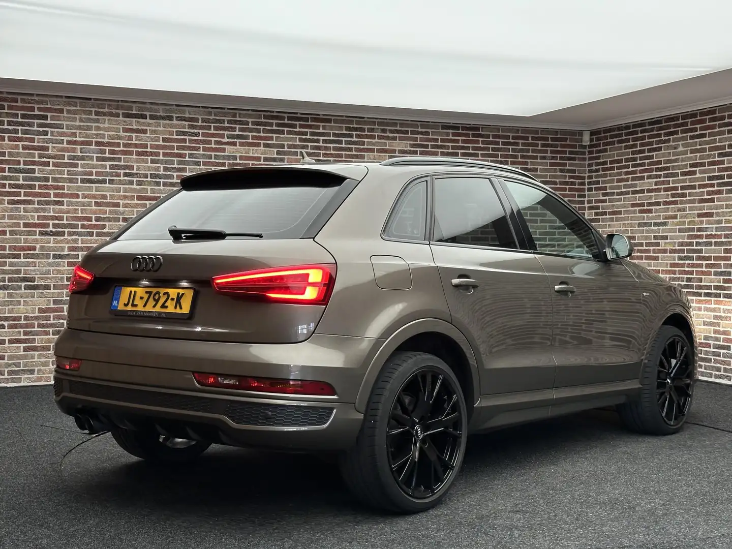 Audi Q3 1.4 TFSI CoD Sport Pro Line | S-Line| Bruin - 2